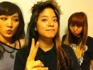 amber-getting-a-makeover-by-min-and-jia